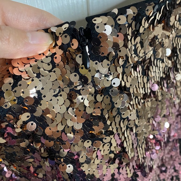 Brand New Forever 21 Sequins Mini Skirt in Size S - Picture 4 of 7